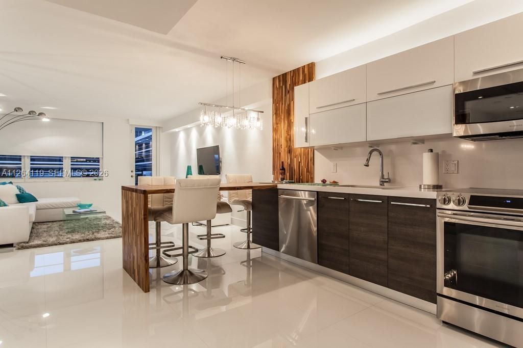 100 Lincoln Rd, Unit 943, Miami Beach, FL 33139 Photo