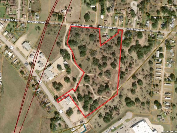 00 Rossville Rd, Devine, TX 78016