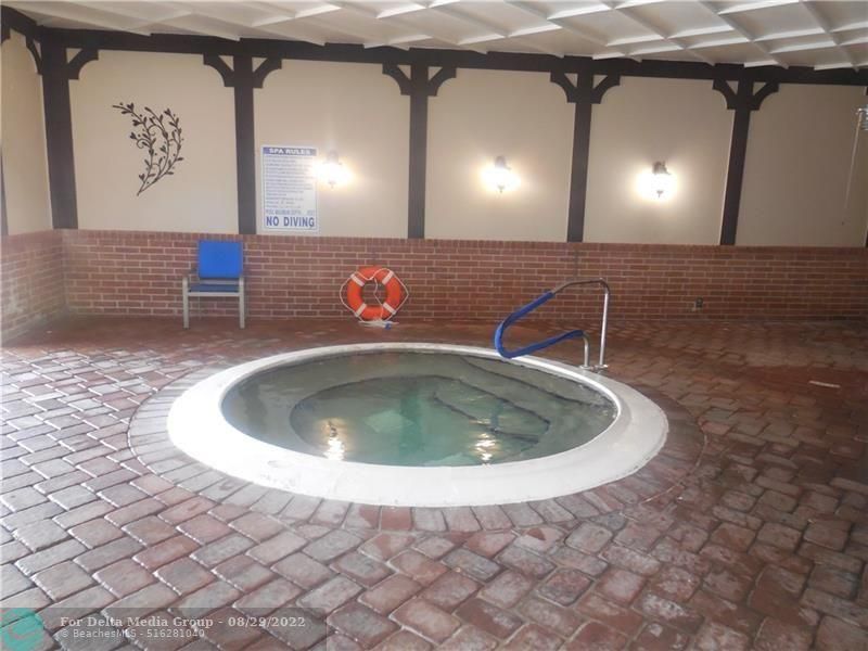 3710 Inverrary Drive, Unit 3U, Lauderhill, FL 33319 Photo