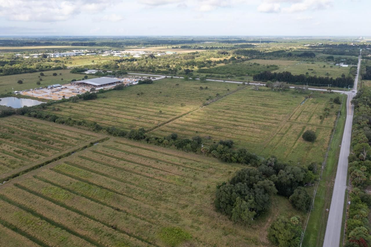 2600 Kings Highway, Fort Pierce, FL 34982 Photo