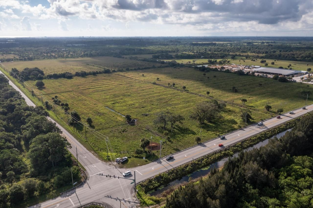 2600 Kings Highway, Fort Pierce, FL 34982 Photo