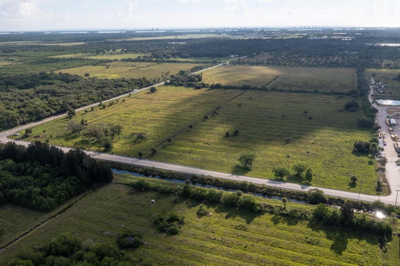 2600 Kings Highway, Fort Pierce, FL 34982 Photo