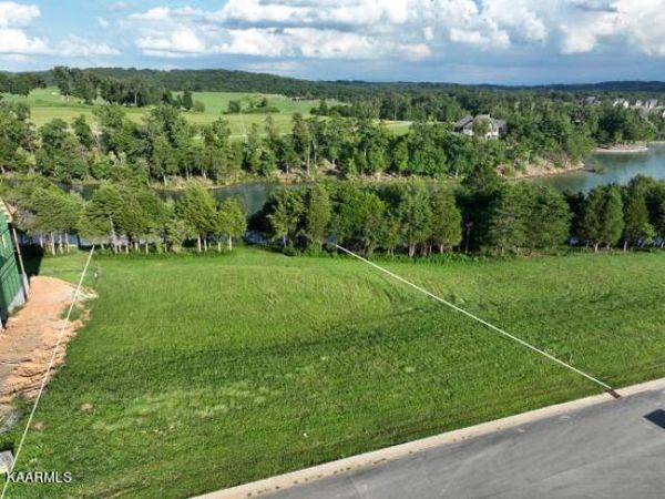 973 Zepher Drive, Lenoir City, TN 37772