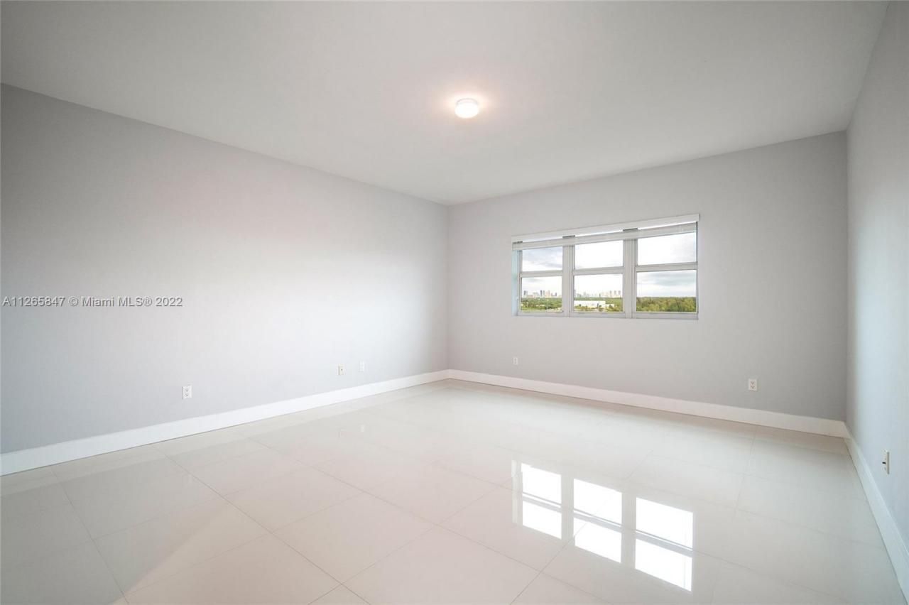 15051 Royal Oaks Ln, Unit 1203, North Miami, FL 33181 Photo