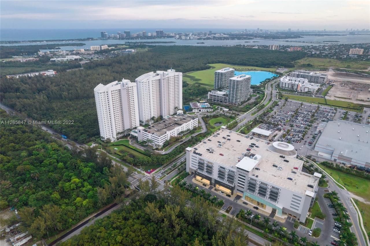 15051 Royal Oaks Ln, Unit 1203, North Miami, FL 33181 Photo