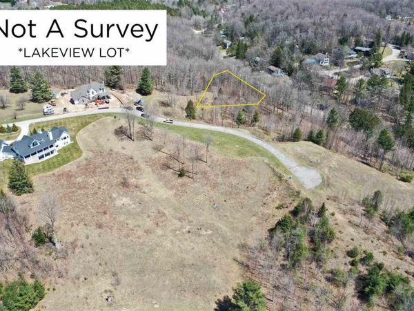8167 East Ridge Road, Unit 10, Harbor Springs, MI 49740