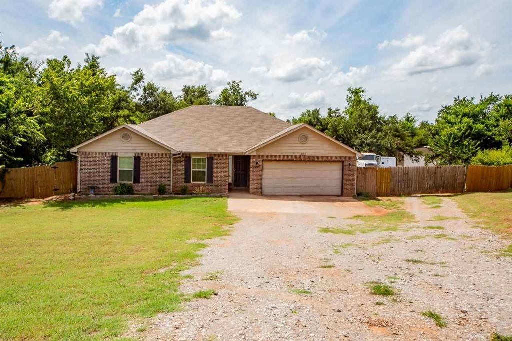 207 Eastwood Drive, Guthrie, OK 73044 Main Photo