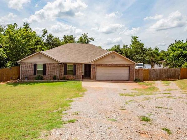 207 Eastwood Drive, Guthrie, OK 73044