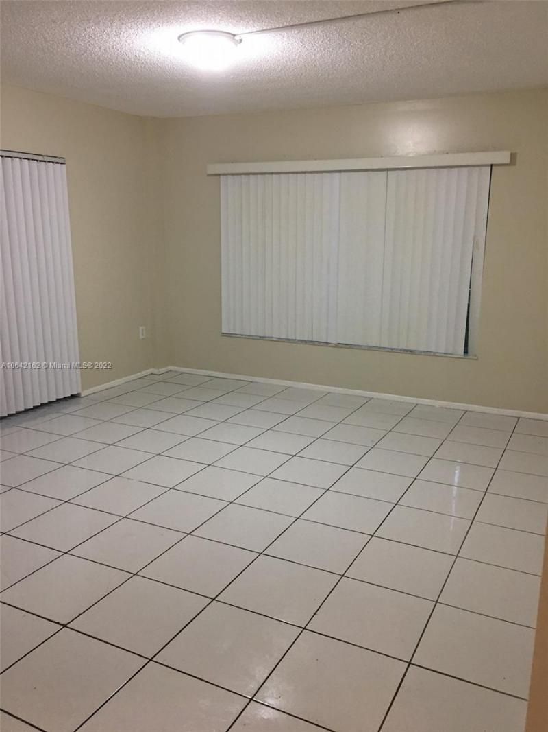 4170 Inverrary Dr, Unit 111, Lauderhill, FL 33319 Photo