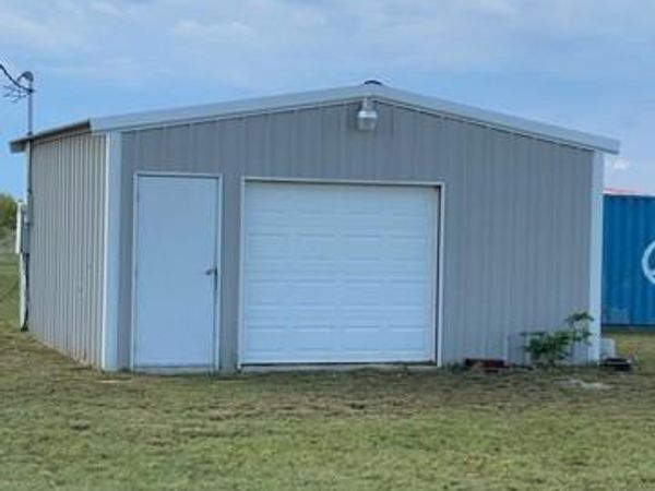 2565 County Road 617, Hamilton, TX 76531