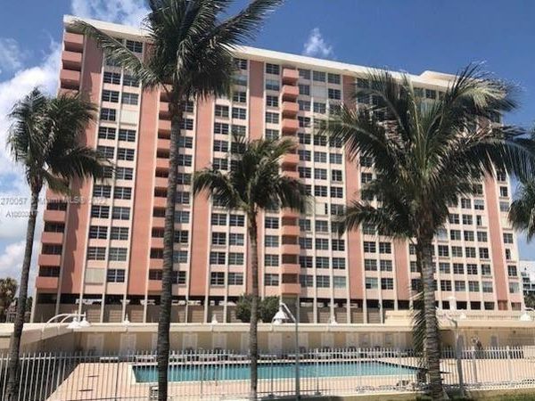 2899 Collins Ave, Unit 19, Miami Beach, FL 33140