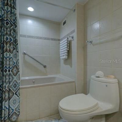 2425 Gulf Of Mexico Drive, Unit 7B, Longboat Key, FL 34228 Photo