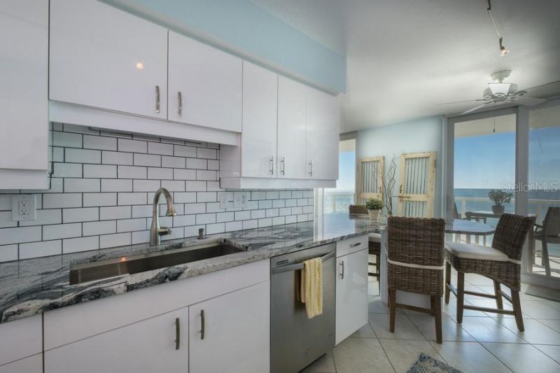 2425 Gulf Of Mexico Drive, Unit 7B, Longboat Key, FL 34228 Photo