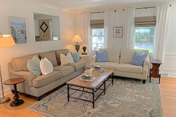 144 Carol Drive photo 4