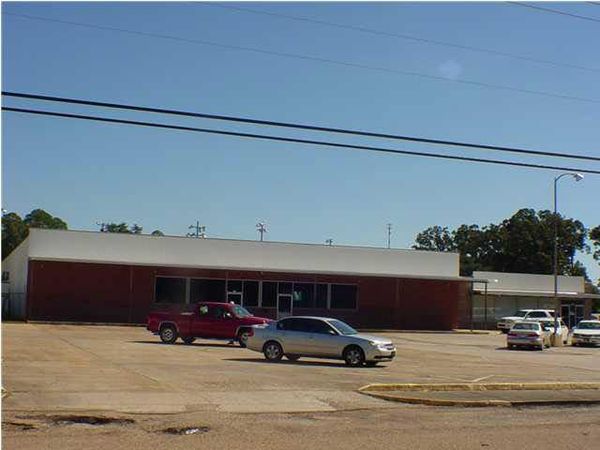 501 S Main Avenue, Magee, MS 39111