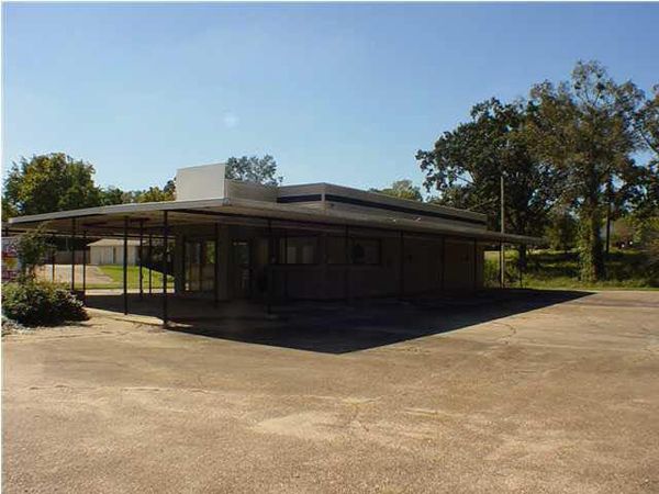 400 S Main Avenue, Magee, MS 39111