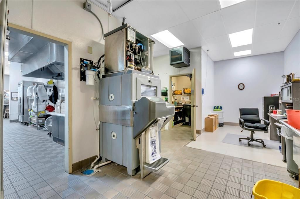 5600 Butler National Drive, Orlando, FL 32812 Photo