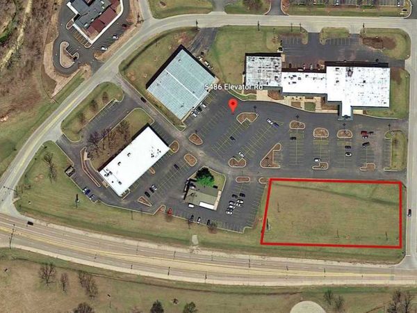 5544 Elevator Rd, Roscoe, IL 61073