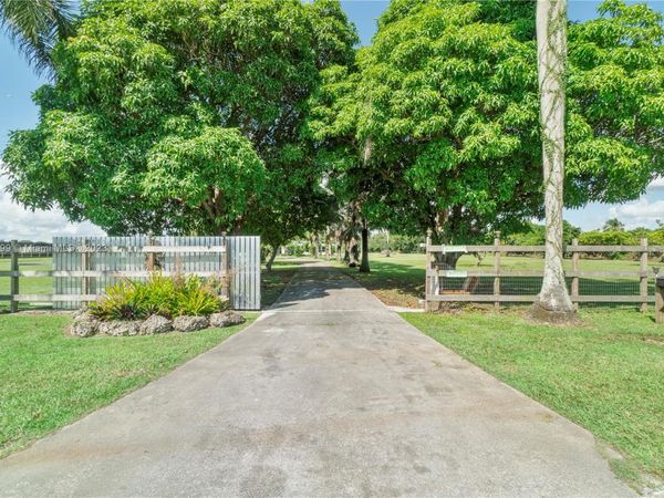 25950 SW 187 AVE, Homestead, FL 33031