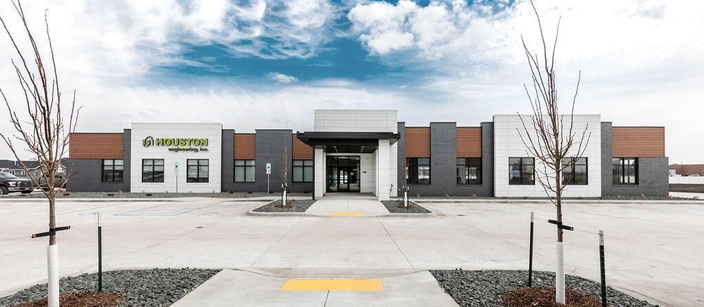 4399 S Columbia, Grand Forks, ND 58201