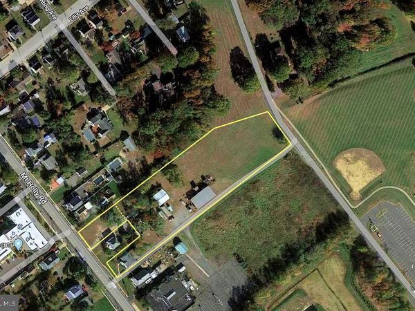 1605 BURLINGTON MT HOLLY ROAD, BURLINGTON TOWNSHIP, NJ 08016