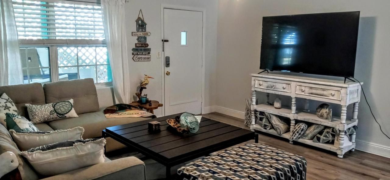 1933 NE Lake Place, Jensen Beach, FL 34957 Photo