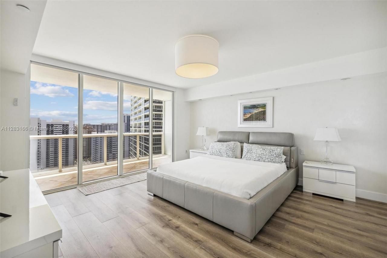 1830 S Ocean Dr, Unit 2102, Hallandale Beach, FL 33009 Photo