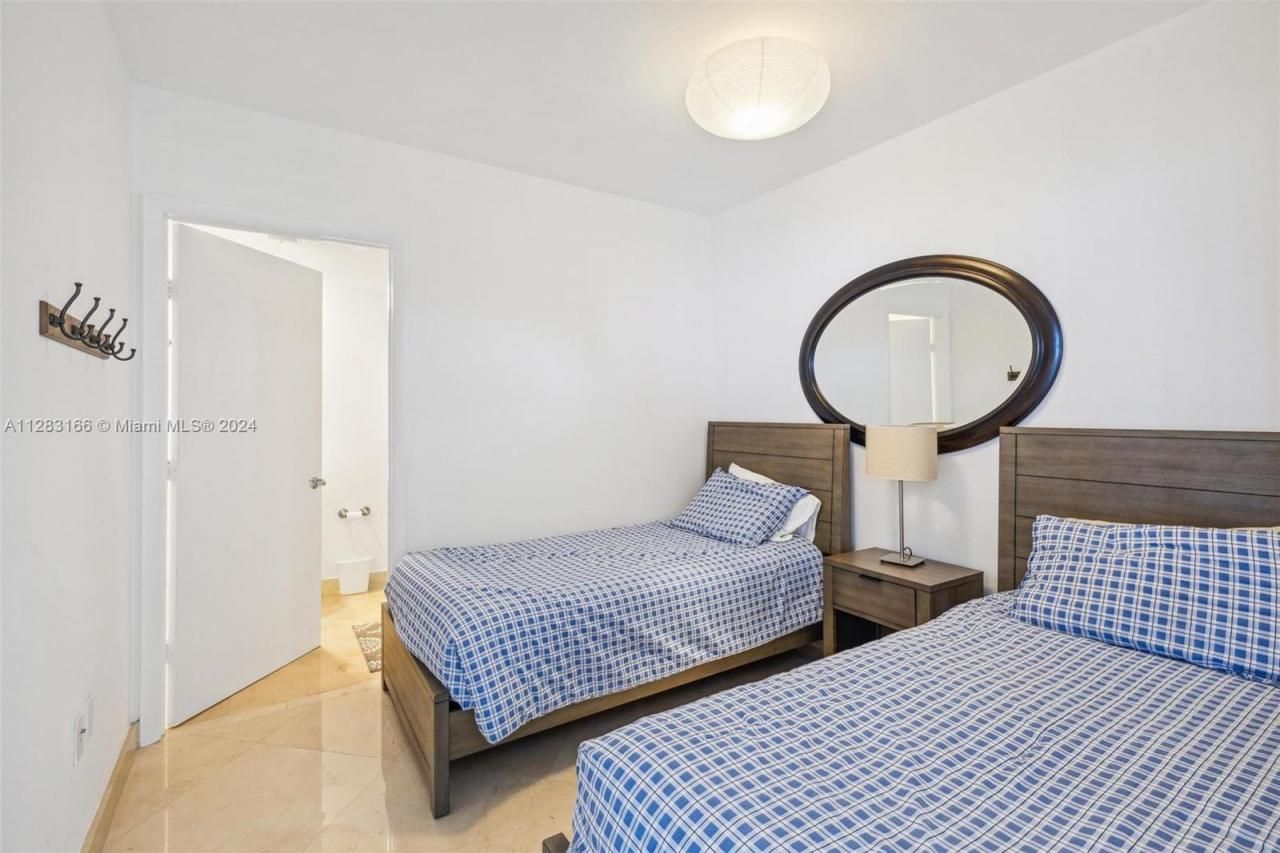 1830 S Ocean Dr, Unit 2102, Hallandale Beach, FL 33009 Photo