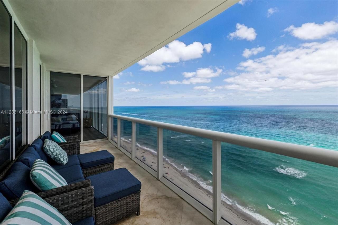 1830 S Ocean Dr, Unit 2102, Hallandale Beach, FL 33009 Photo