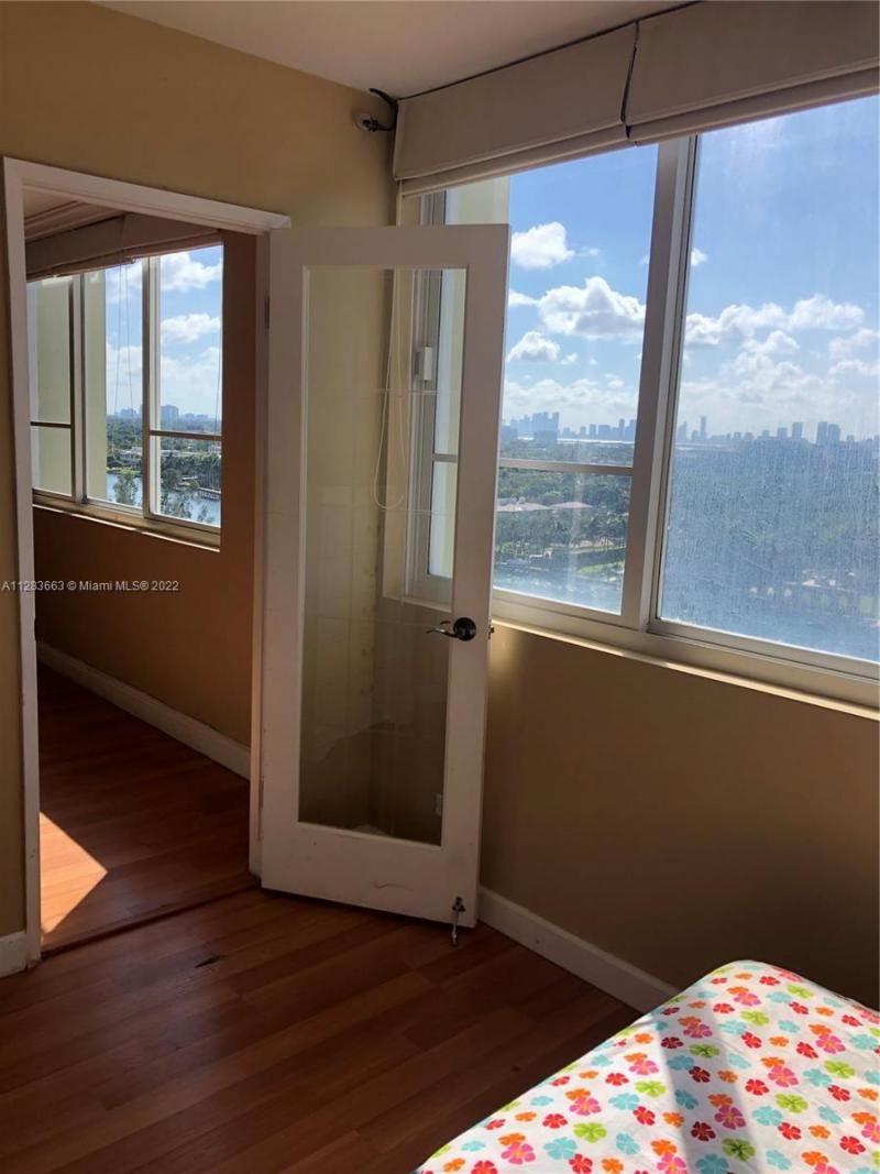 5005 Collins Ave, Unit 1202, Miami Beach, FL 33140 Photo