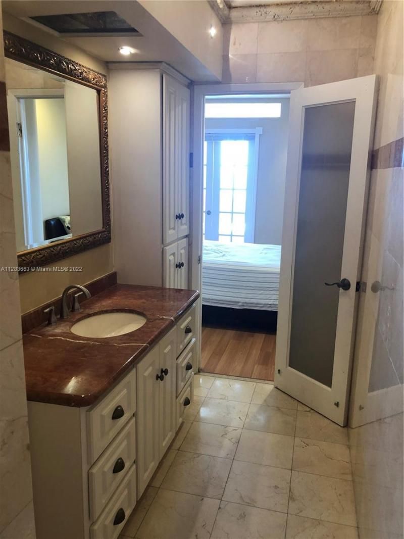 5005 Collins Ave, Unit 1202, Miami Beach, FL 33140 Photo