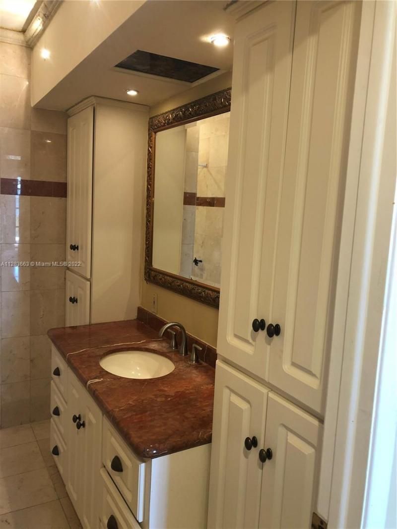 5005 Collins Ave, Unit 1202, Miami Beach, FL 33140 Photo