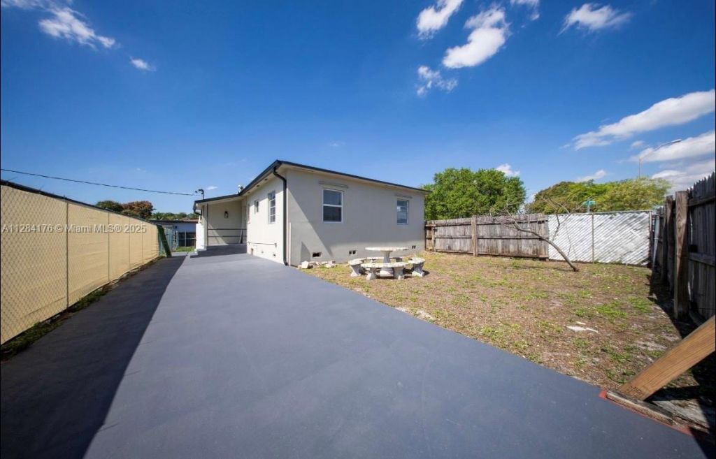 782 E 37th St, Hialeah, FL 33013 Photo