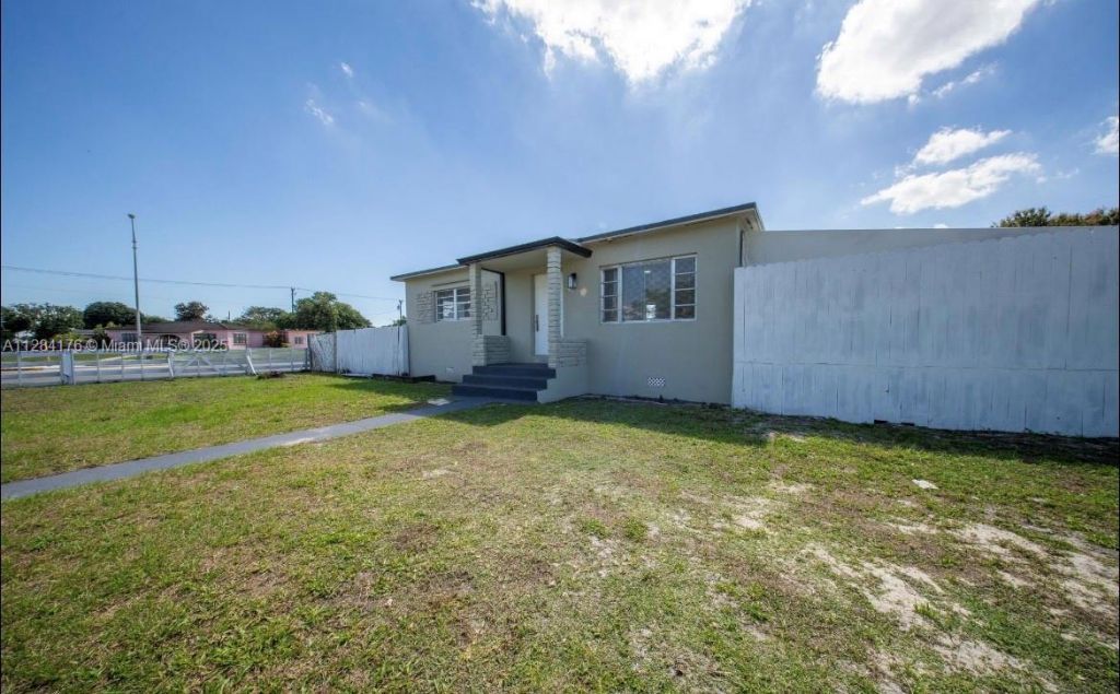 782 E 37th St, Hialeah, FL 33013 Photo