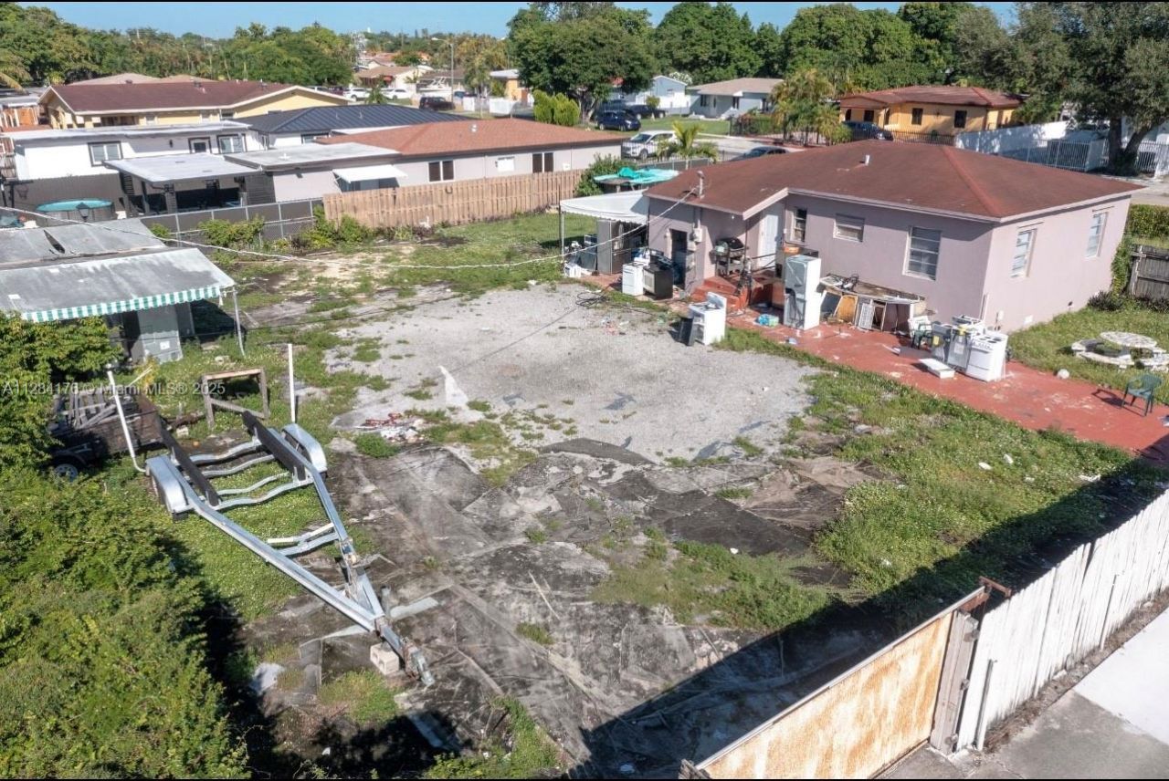 782 E 37th St, Hialeah, FL 33013 Photo