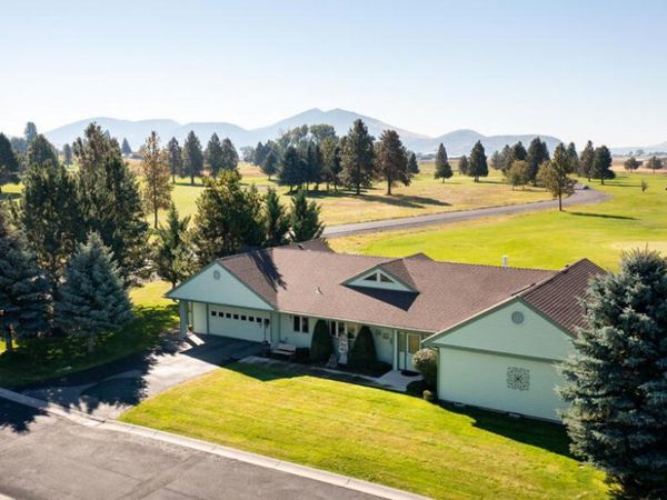 3418 Shield Crest Drive, Klamath Falls, OR 97603