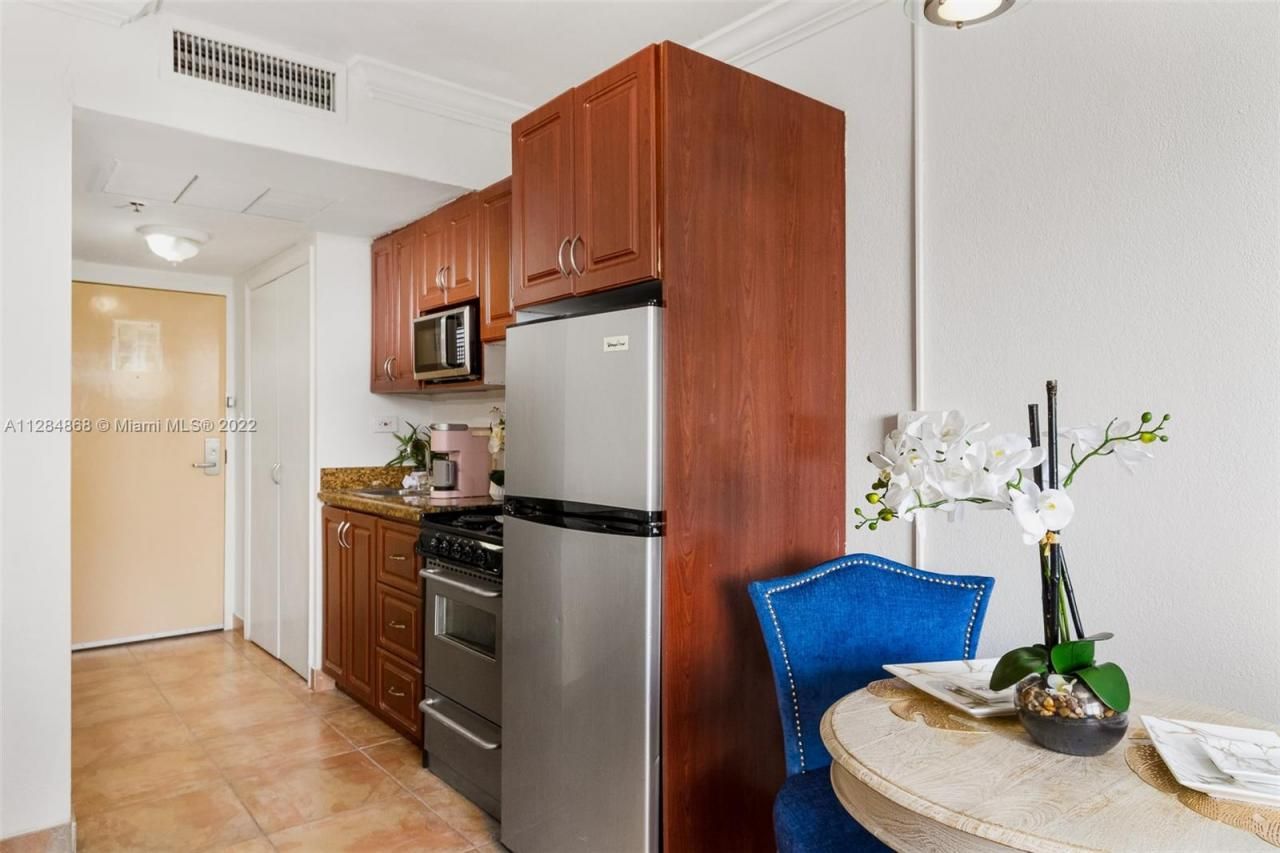 19201 Collins Ave, Unit 641, Sunny Isles Beach, FL 33160 Photo