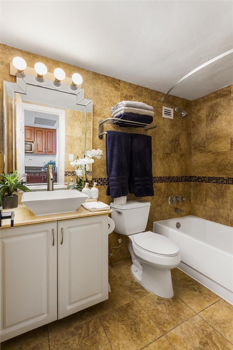 19201 Collins Ave, Unit 641, Sunny Isles Beach, FL 33160 Photo