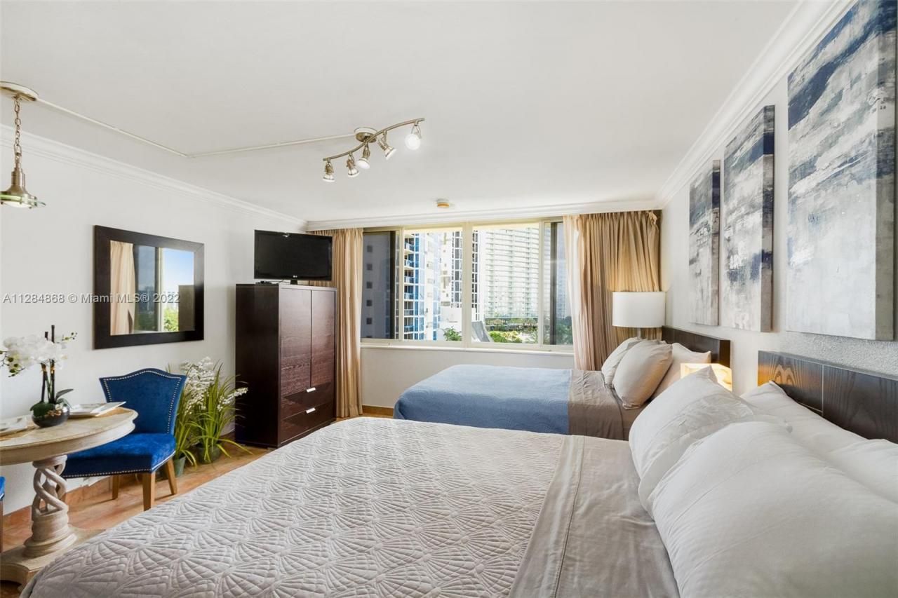 19201 Collins Ave, Unit 641, Sunny Isles Beach, FL 33160 Photo