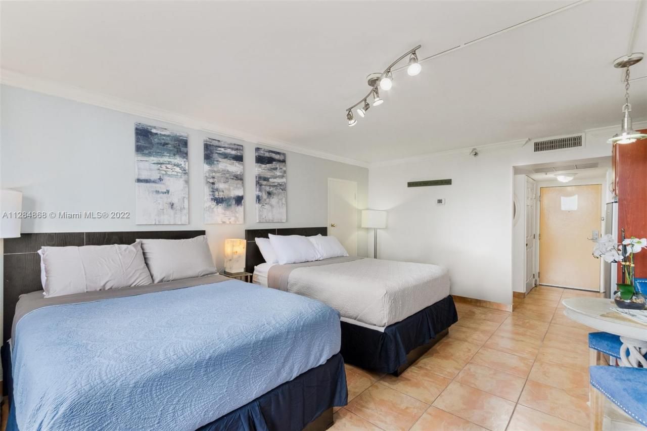 19201 Collins Ave, Unit 641, Sunny Isles Beach, FL 33160 Photo