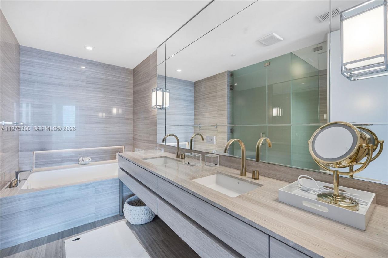 18975 E Collins Ave, Unit 3802, Sunny Isles Beach, FL 33160 Photo