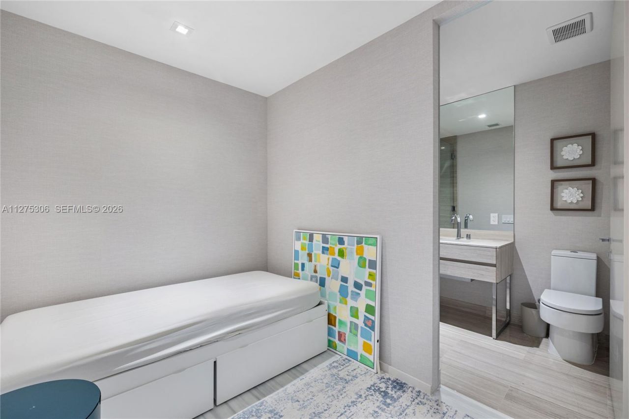 18975 E Collins Ave, Unit 3802, Sunny Isles Beach, FL 33160 Photo
