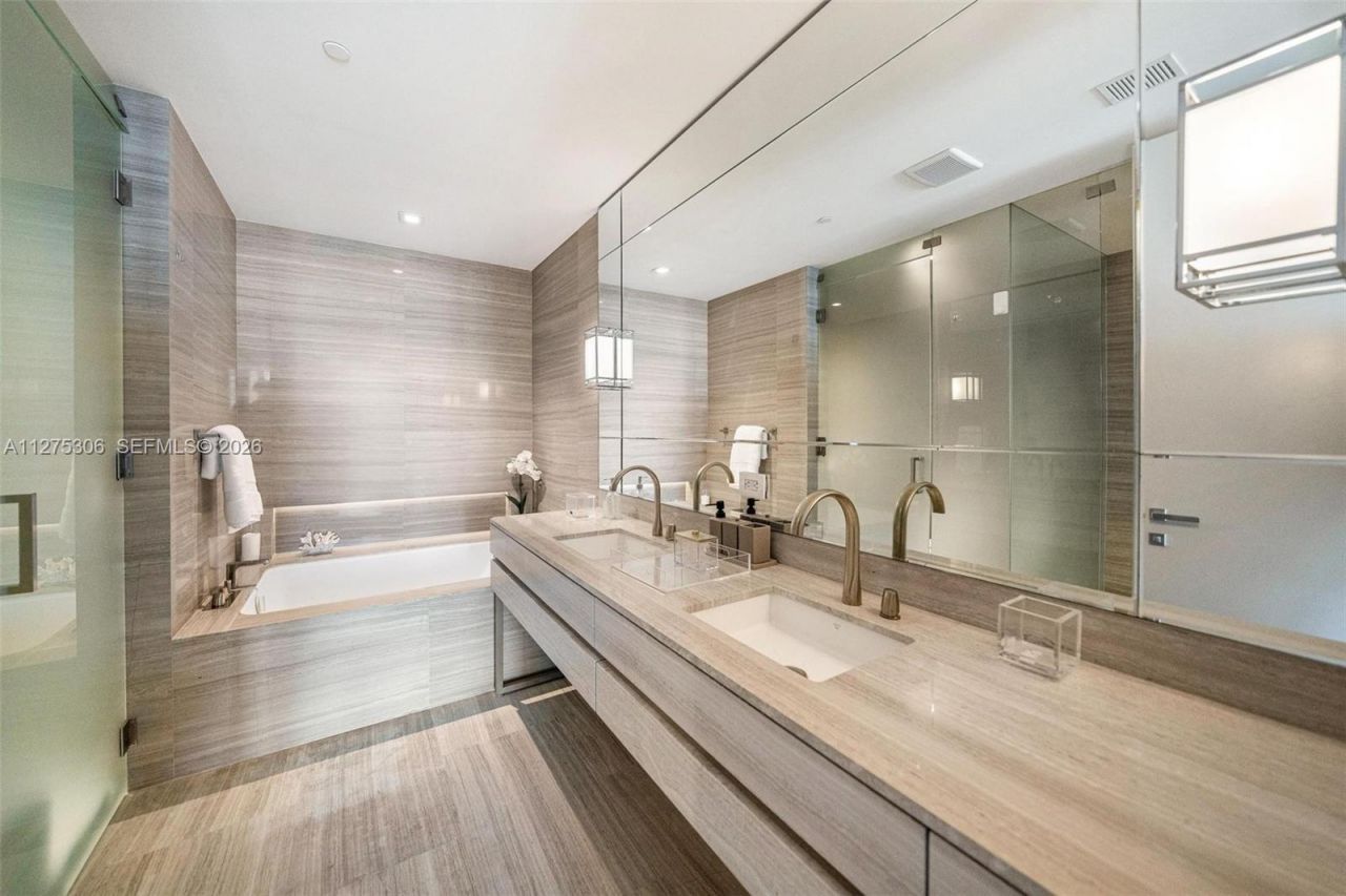 18975 E Collins Ave, Unit 3802, Sunny Isles Beach, FL 33160 Photo