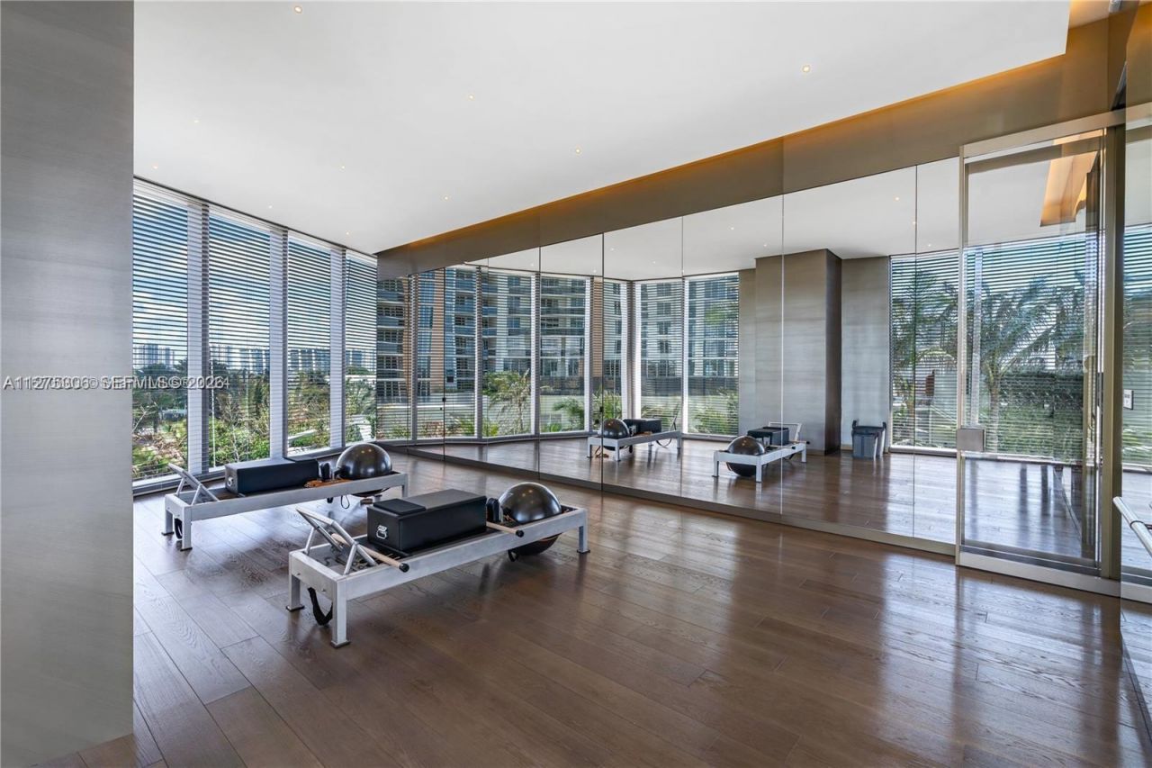 18975 E Collins Ave, Unit 3802, Sunny Isles Beach, FL 33160 Photo