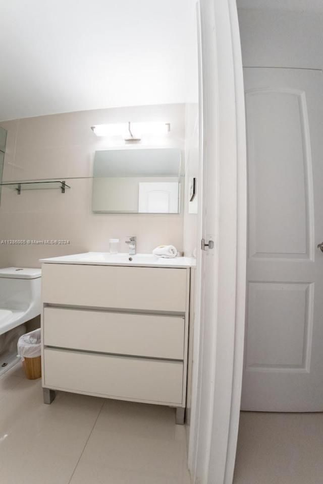 5601 Collins Ave, Unit 1206, Miami Beach, FL 33140 Photo