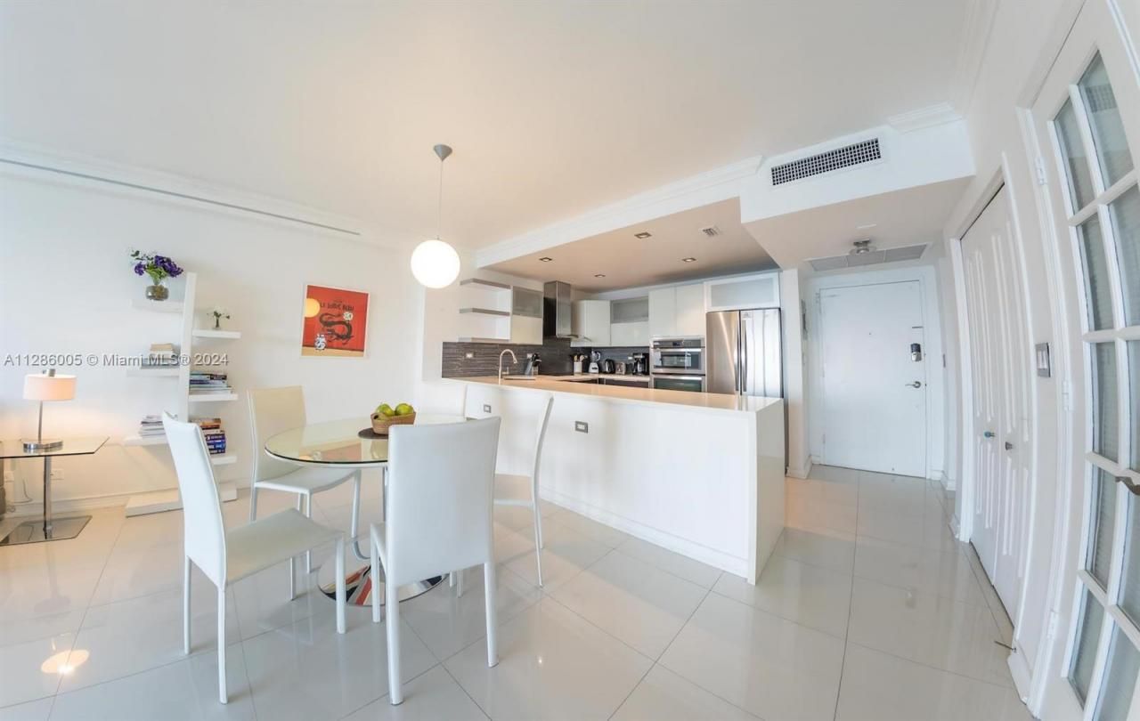 5601 Collins Ave, Unit 1206, Miami Beach, FL 33140 Photo