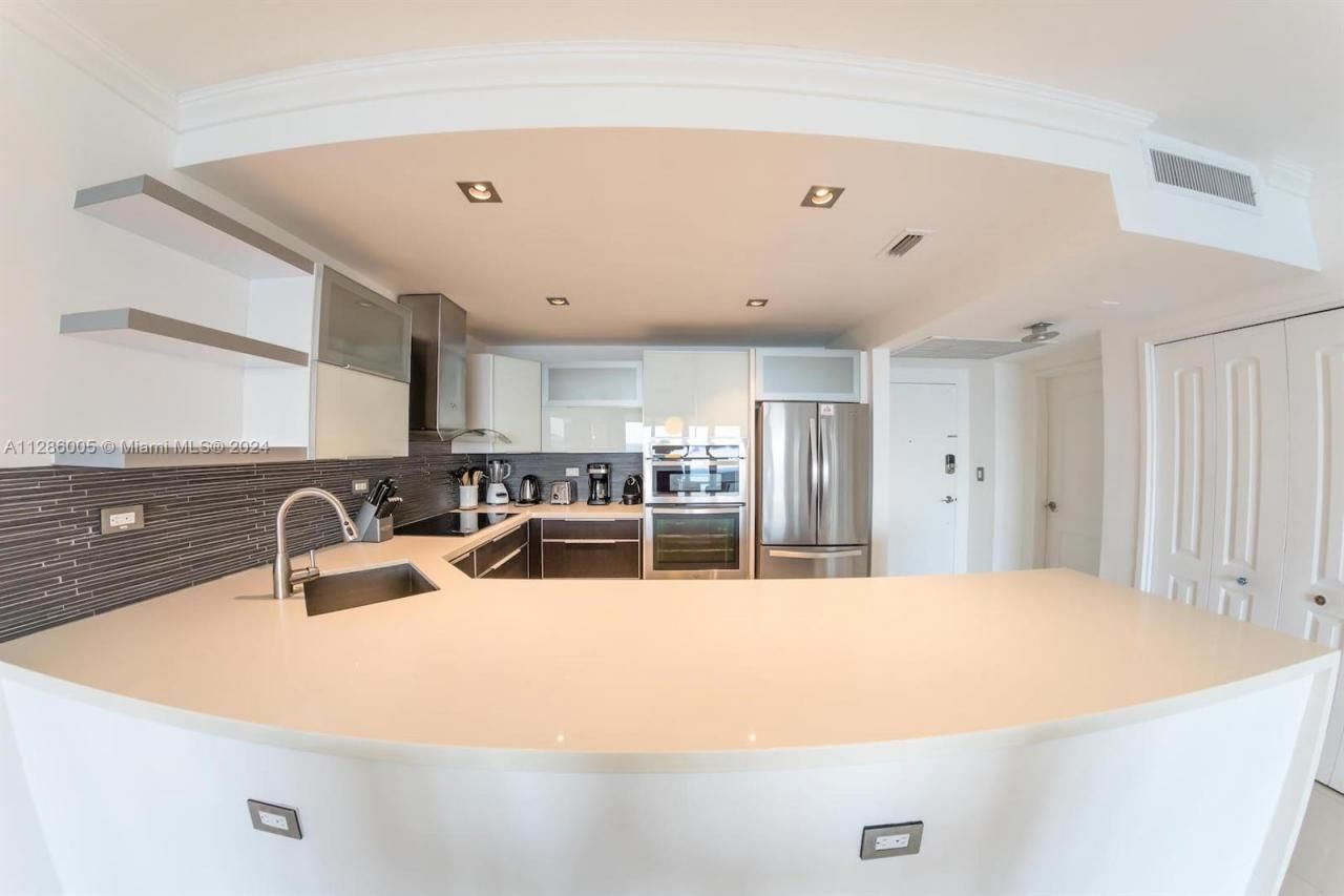 5601 Collins Ave, Unit 1206, Miami Beach, FL 33140 Photo