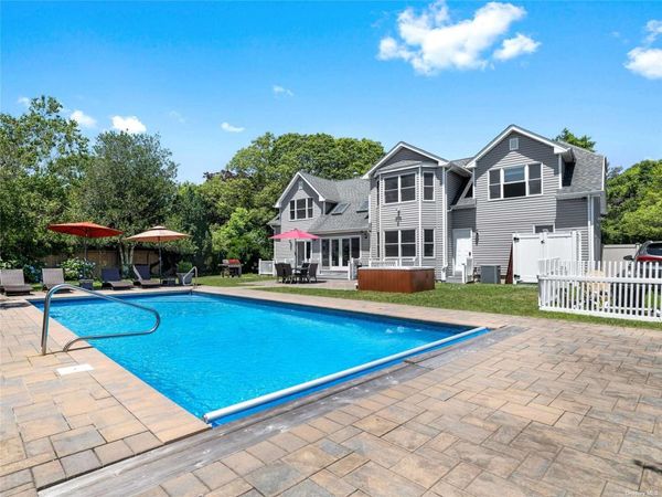 4 White Lane, Hampton Bays, NY 11946