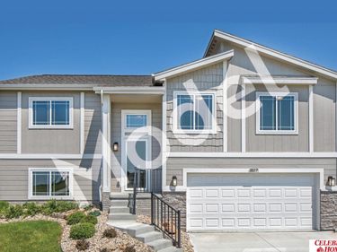 8017 N 113 Street, Omaha, NE 68142