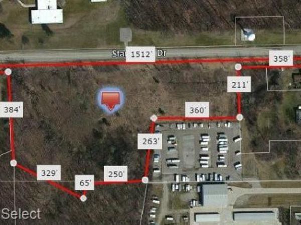 330 STAN EATON Drive, Linden, MI 48451